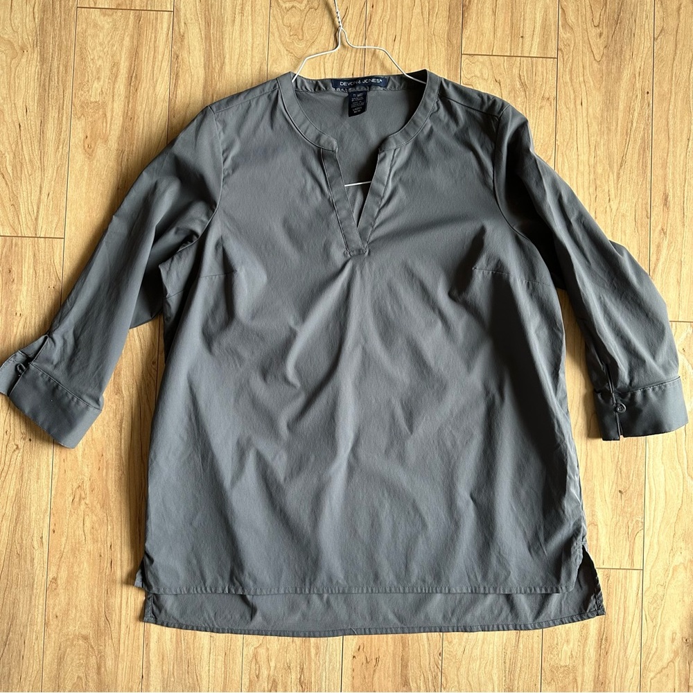 Devon & Jones Ladies Top